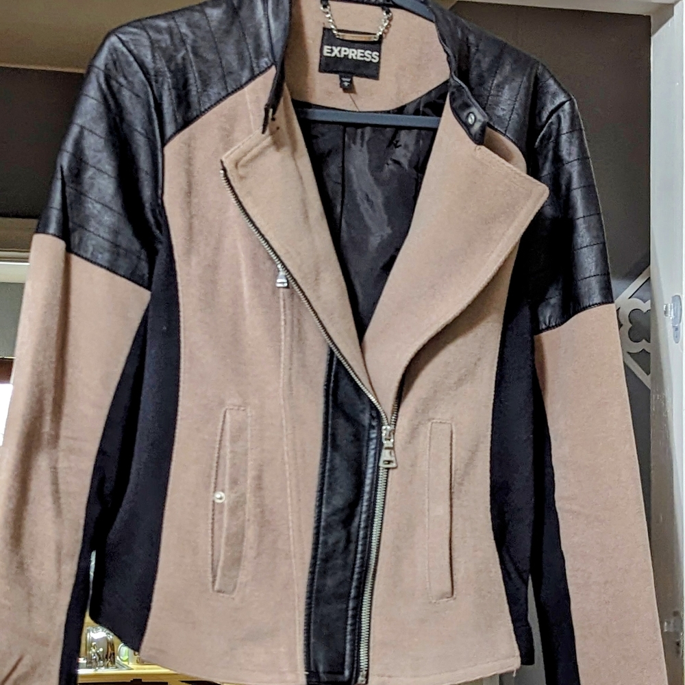 Express Jacket Size Large - image 1